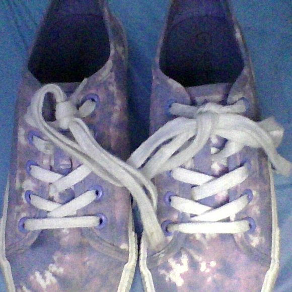size six tie die purple and white sneakers - Picture 4 of 7